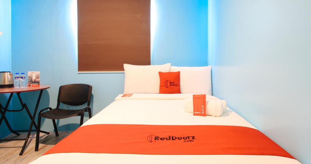 Reddoorz At Hotel Rosemarie Pasay Exteriör bild