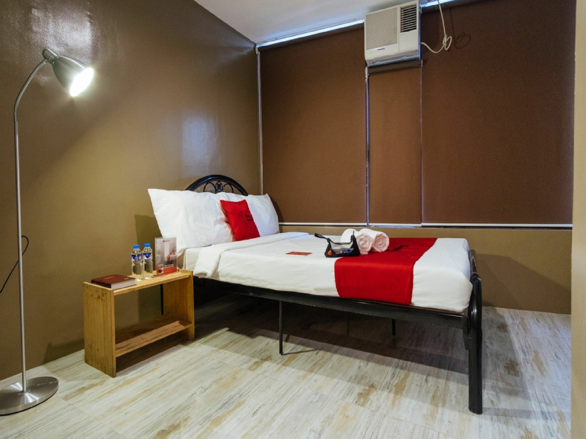 Reddoorz At Hotel Rosemarie Pasay Exteriör bild